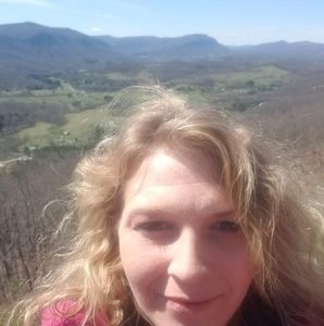 Meet your Posher, Briana